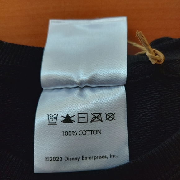 Kids Disney's Wish movie sweatshirt. Brand New with Tags 🌟🌟🌟 - Picture 10 of 11